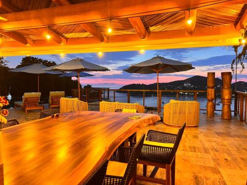 Zihuatanejo Luxury Villa - Events & Vacations