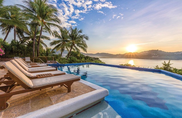 Zihuatanejo Resort Hotel