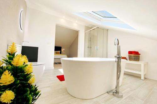 Vilanova Apartment | ÁTICO DALAI - Jacuzzi & Terraza junto al mar y playas