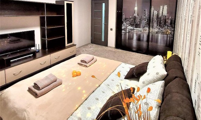 Dniprovs'kyi District Apartment | Атмосферна 1-к квартира м Лівобережна