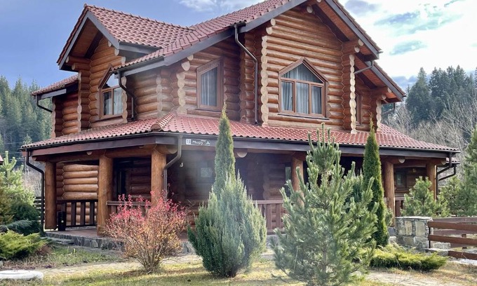 Tatariv Ski Chalet | Гостевой дом "Уютный"