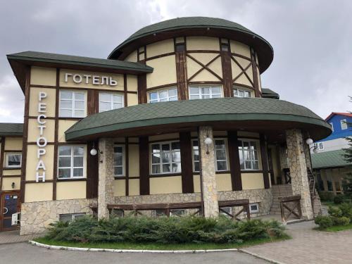 Sofiivska Borshchahivka Hotel | Готель "Опалковий Замок"