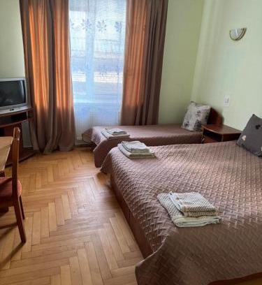 Yavory Hotel | Готель "Український Дворик"