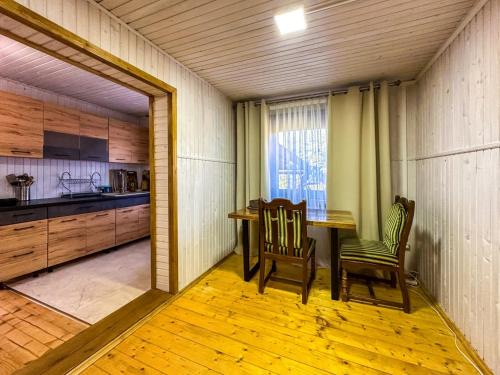 Verkhovyna Apartment | Дерево Роду