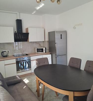 Berehove Apartment | Затишок Берегово неподалік від басейнів "Спортбаза Закарпаття" і "Жайворонок"