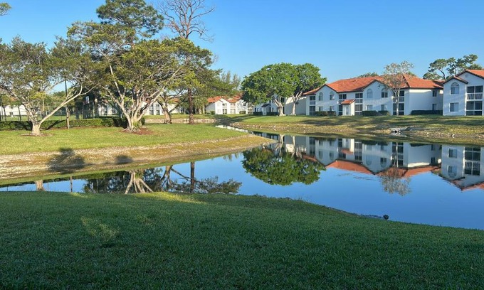 West Dixie Bend Apartment | Каартира