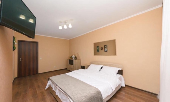 Darnyckyj Apartment | Квартира на Левом берегу с видом на озеро