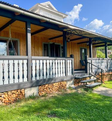 Verkhovyna Apartment | Котедж Шум Черемоша на березі річки