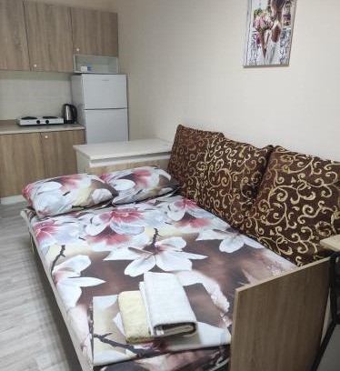 Dzerzhyns'kyi District Apartment | Коттедж Науки 65