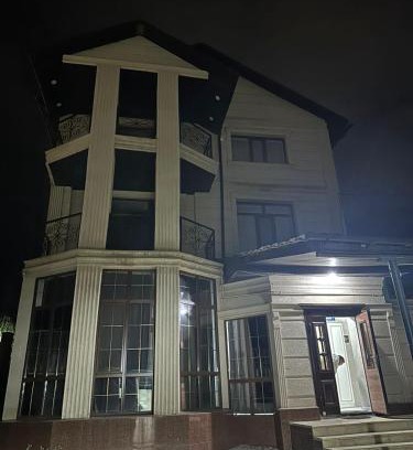 Bostandyk District House | Коттедж 400квм