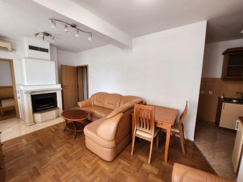 Pomorie Apartment | Лукс Апартамент Лазур с безплатен паркинг