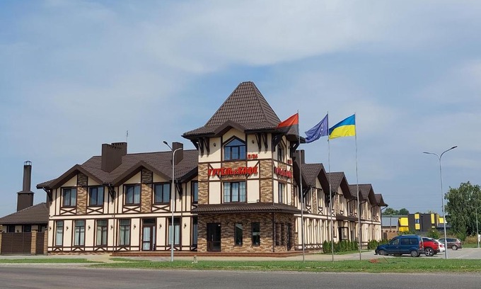 Radekhiv Hotel | Ліжниця