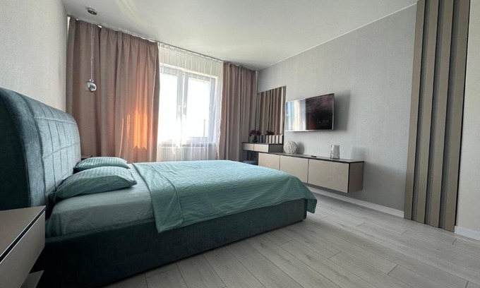 Darnyckyj Apartment | Нова квартира з чудовим краєвидом на озеро