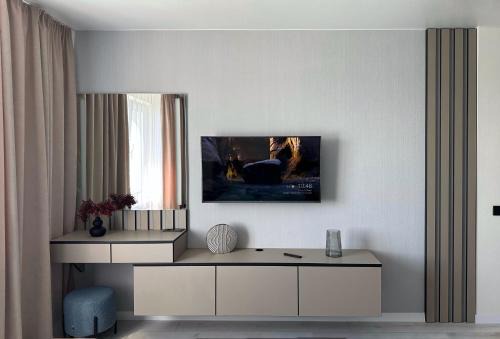 Darnyckyj Apartment | Нова квартира поруч з метро