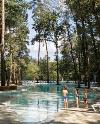 Novomoskovs'k Hotel | Парк-Готель "Золотий Пляж"