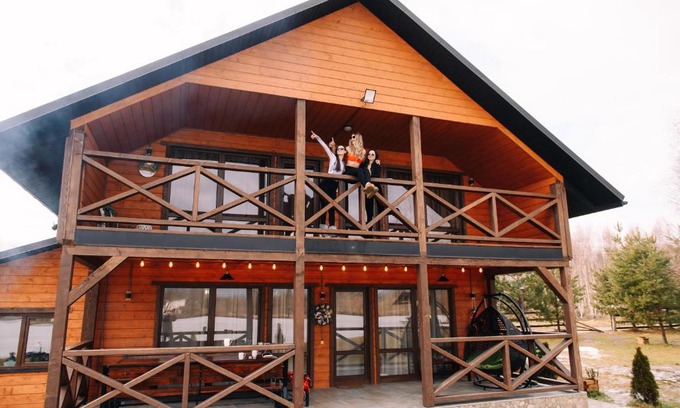 Vyzhnytsya House | Перлина Буковини