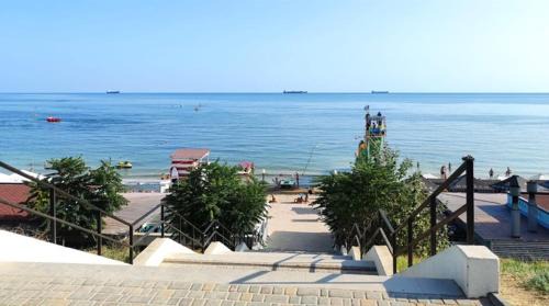 Yuzhne Apartment | Посуточно возле моря м Южне