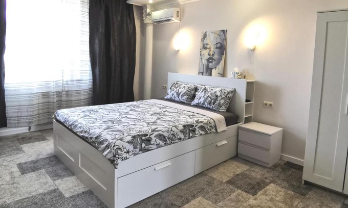 Mykolaiv Apartment | Приватний будинок в Миколаєві з гаражем Private House in Mykolaiv with garage