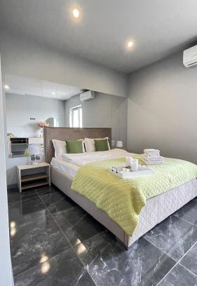 Dobrovelychkivka Apartment | Просторий сучасний світлий номер N4