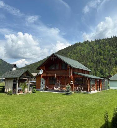 Roztoky House | Садиба у Коржуків