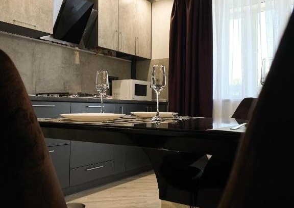 Sukhinovka Apartment | Стильні апартаменти в самому Центрі біля Корпусного саду - Мережа HELEN