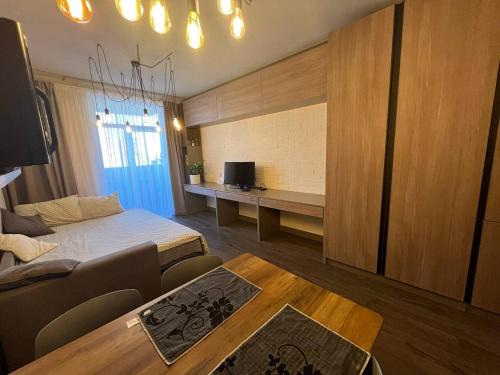 Pechers'kyi District Apartment | Студія в стилі лофт біля Виставкового центру