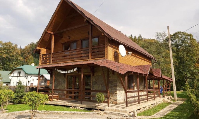 Vyzhnytsya House | Шале "Тиша"