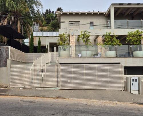 Ramat Negev Apartment | אורי בגליל