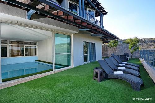 Ma'alot - Tarshiha House | אחוזת נחל כזיב