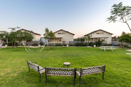 Avnei Eitan House | אצלנו בחצר