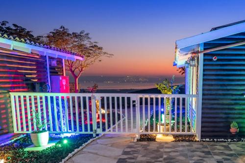 Had Nes Cabin | דובדבן בגולן