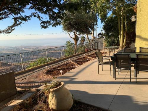 Nof Kinneret Villa | וילה פינתית עם נוף פאנורמי לכנרת