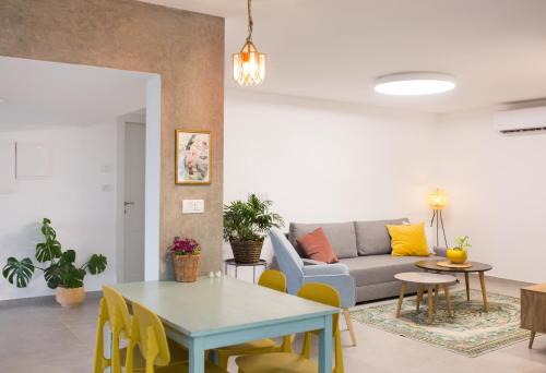 Yavne'el House | לגעת בלב