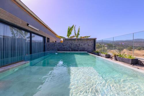 Vered Hagalil House | ממלכת אהרון - וילות מהממות עם בריכה פרטית בכלנית ליד הכנרת