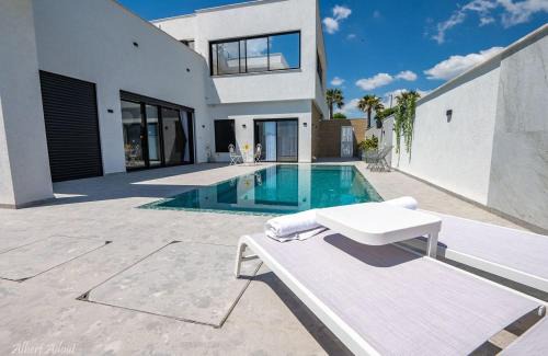 Dalton Apartment | סבן דרים - Seven Dream - וילת 5 חדרי שינה ובריכה פרטית