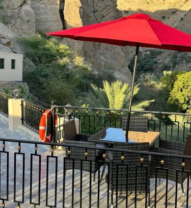 Wadi Bani Khalid Villa | إستراحة وادي بني خالد