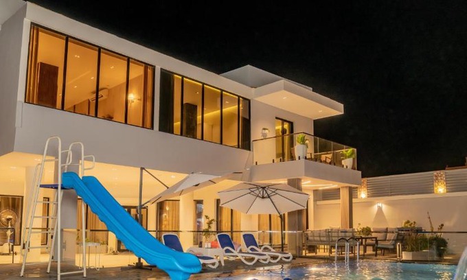 Dhahran Ski Chalet | شاليه القند منتجع أمواج