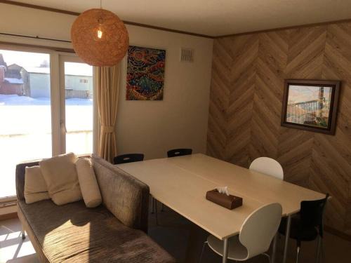 Naganuma Apartment | 千歳空港まで30分/Casa Cotaro(カーサ・コタロ)/最大8名まで宿泊可能/近隣飲食店多数有