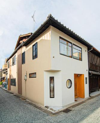 Shimogyo Apartment | 夏様五条丹波口 Modern Kyoto Townhouse, Whole House