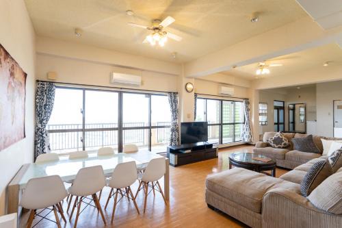 Kadena-cho Apartment | 島テラス高台から太平洋を眺める最高のロケーションハウス