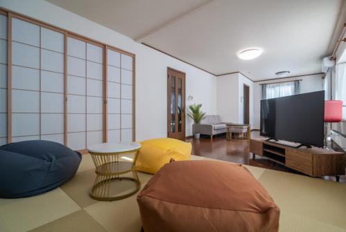 Toyohira Villa | 札幌中心車7分 近地鐵350m 一站到薄野 3房 2廁所 1浴室 1淋浴 可停2車