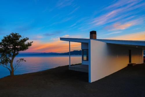 Niseko Villa | 洞爺湖町一棟貸ヴィラ UMITO Luxury Private Villa Exclusive One Group Per Day Panoramic Views of Lake Toya and Funka Bay