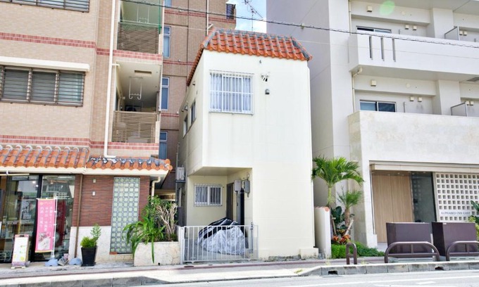 Tsuboya Apartment | 那覇市壺屋戸建て