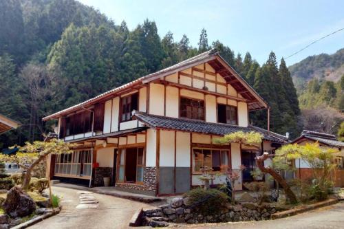 Gero House | 里山アウトドアフィールド・古民家コテージとろせ