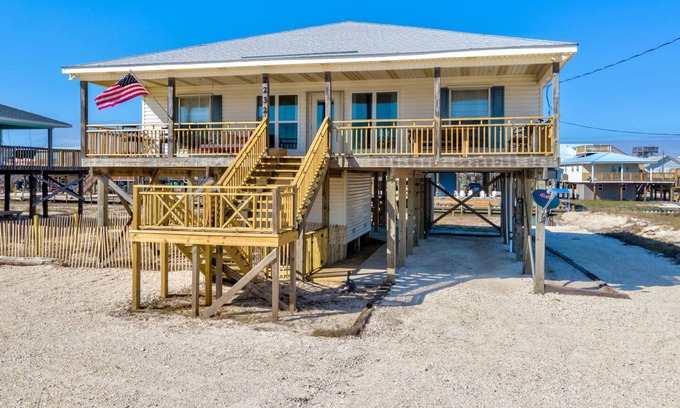 Silver Cay House | 051 Topsail by ACP