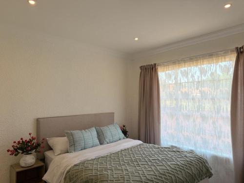 Moreleta Park Apartment | 06 Enkeldoring