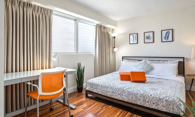 McCully - Moiliili Apartment | 09 FREE Parking/10 min beach/2br-Waikiki/Ala Moana