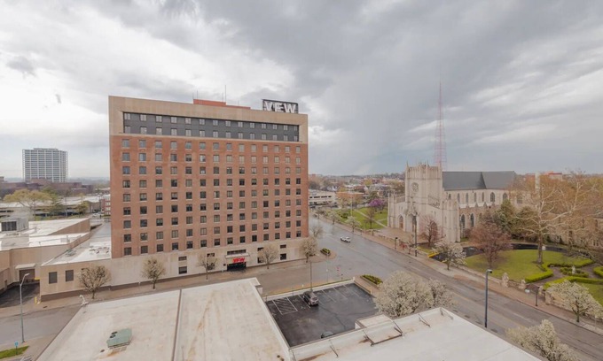 North Kansas City Apartment | 1.3 Miles To Union Station! 2 bedroom 2bath