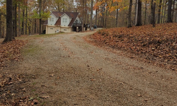 Kingston House | 1-bdrm house with fireplace, AC and WiFi with 20 acres of trees scenic deck.