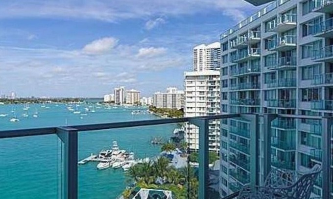 West Avenue Condo | 1 Bed 1 Bath Balcony bay view at 1424 Mondrian